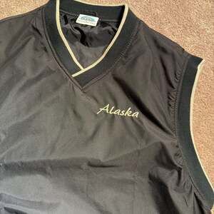 Vintage Augusta  Alaska Sportswear Black V-Neck Golf Windbreaker Vest L